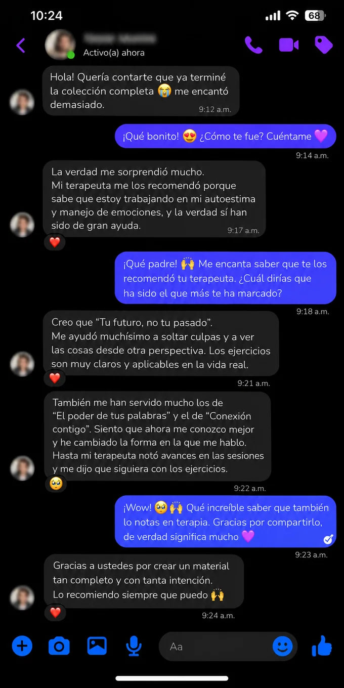 Captura de una conversación de Messenger: una clienta cuenta que terminó la colección, que se la recomendó su terapeuta y que ahora se conoce mejor